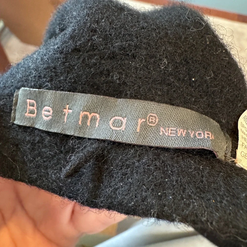 Betmar New York Black Wool Blend Floral Applique Beret Hat B515 Mens Womens